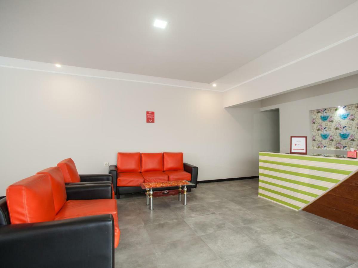 Wisma tamu Reddoorz Near Airport 3*