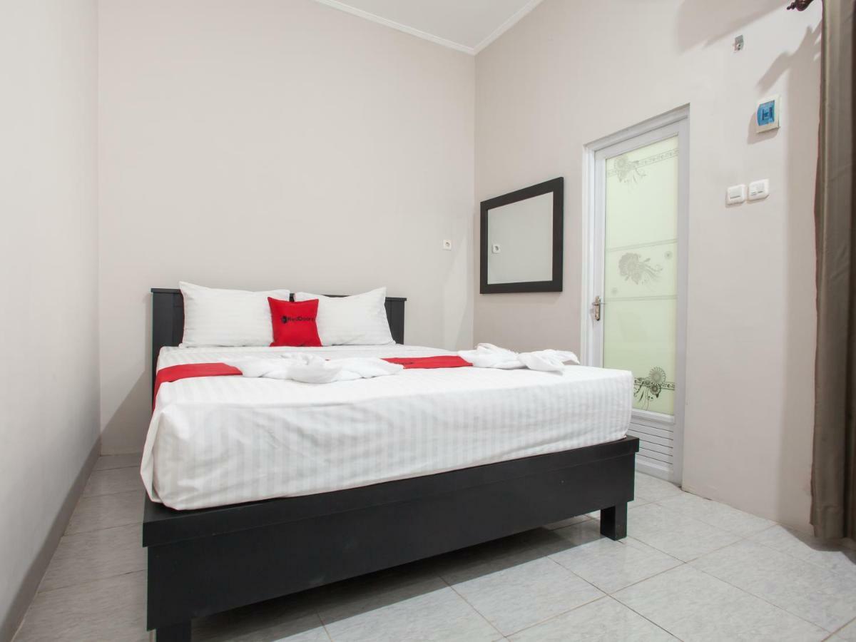 Reddoorz Near Airport Wisma tamu 3*